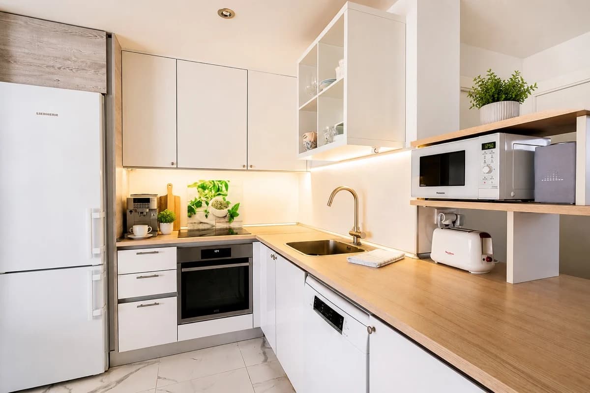 Fully equipped kitchen